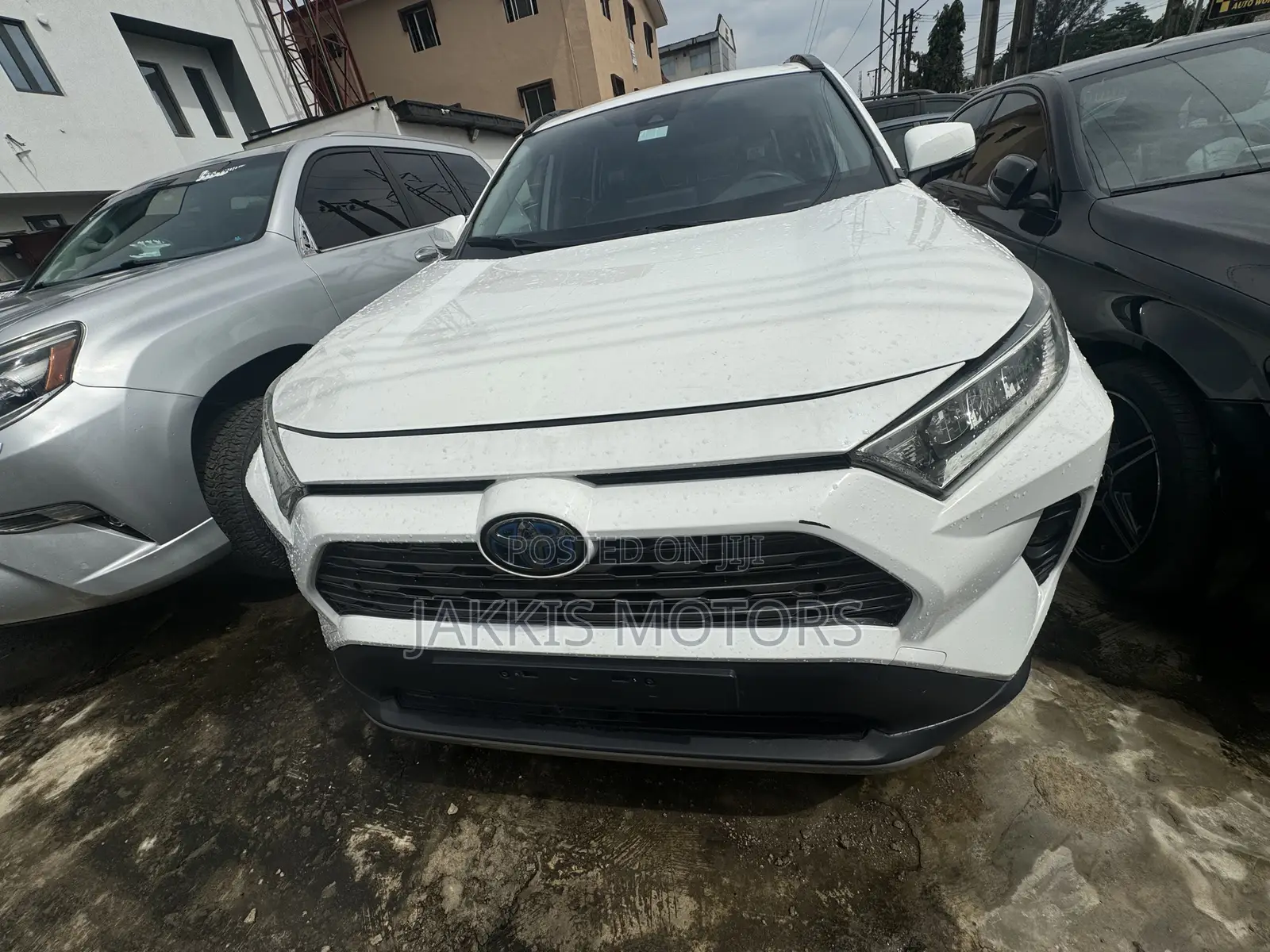 Toyota RAV4 2021 White