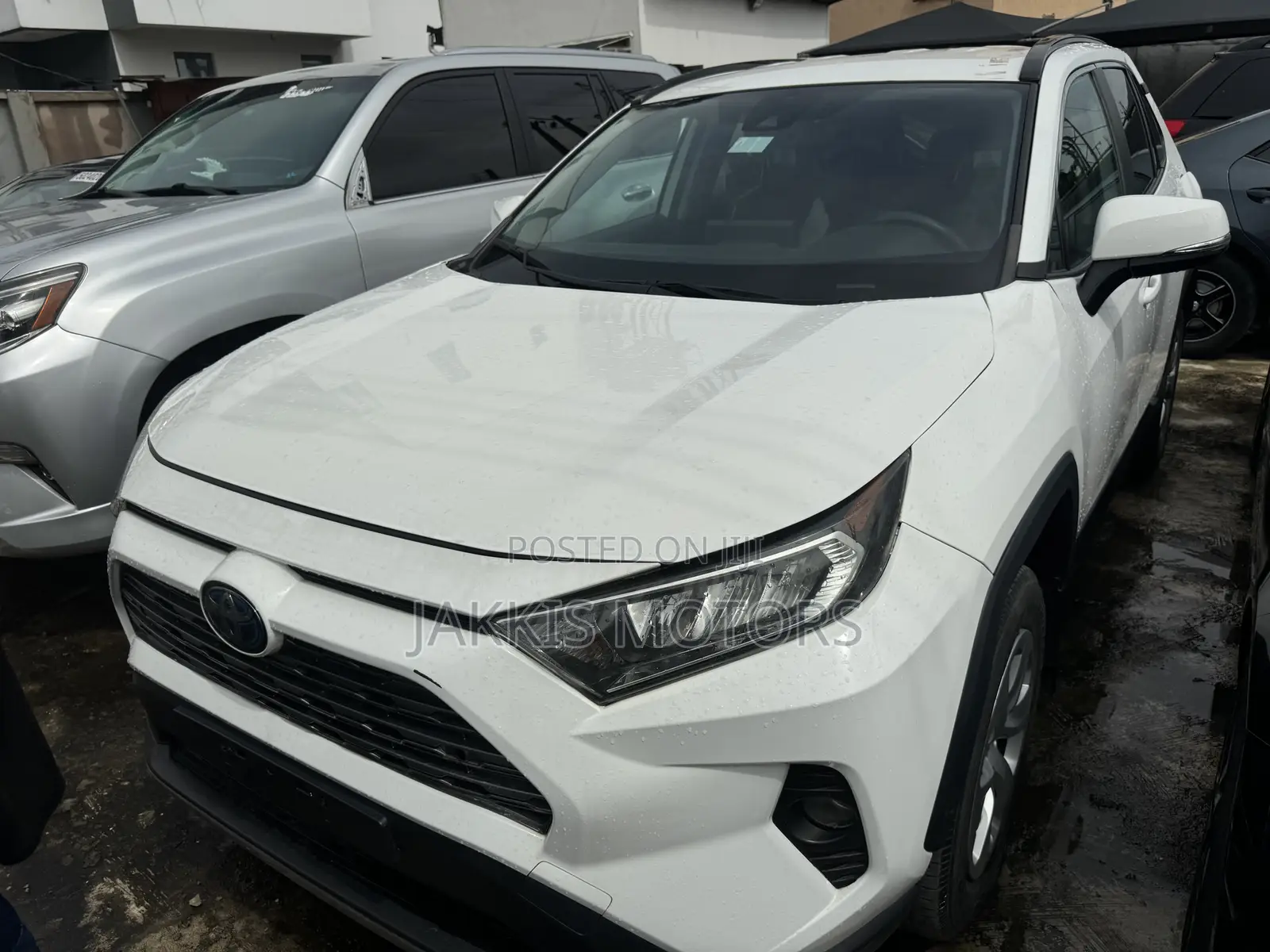 Toyota RAV4 2021 White