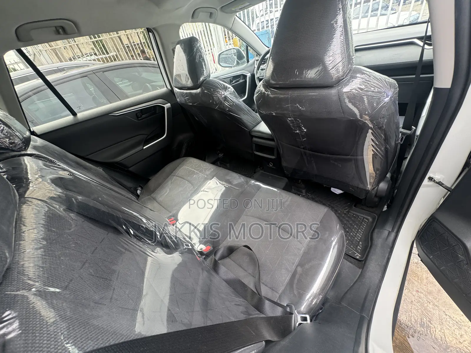 Toyota RAV4 2021 White