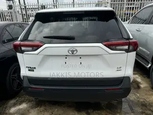 Toyota RAV4 2021 White
