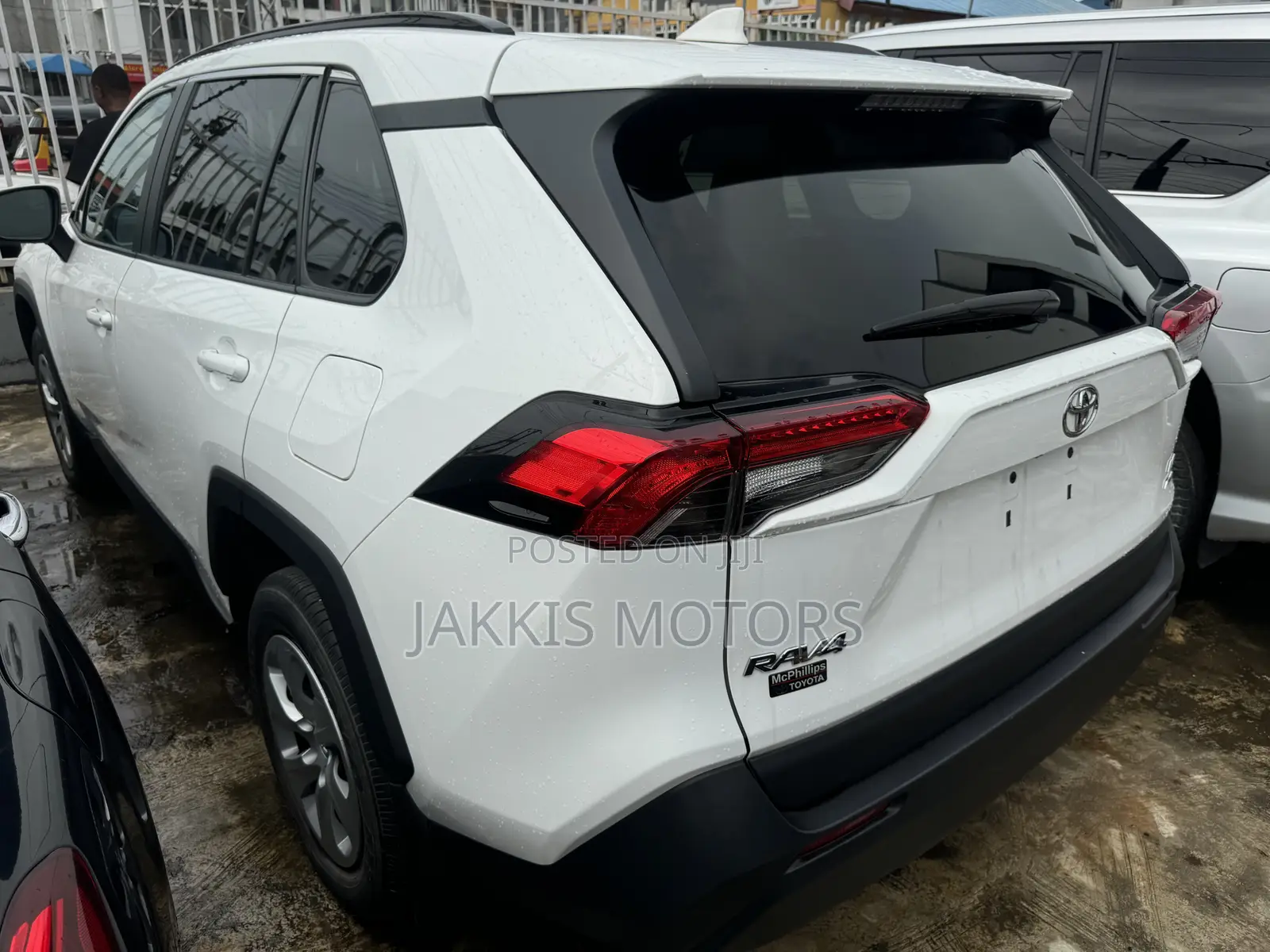 Toyota RAV4 2021 White