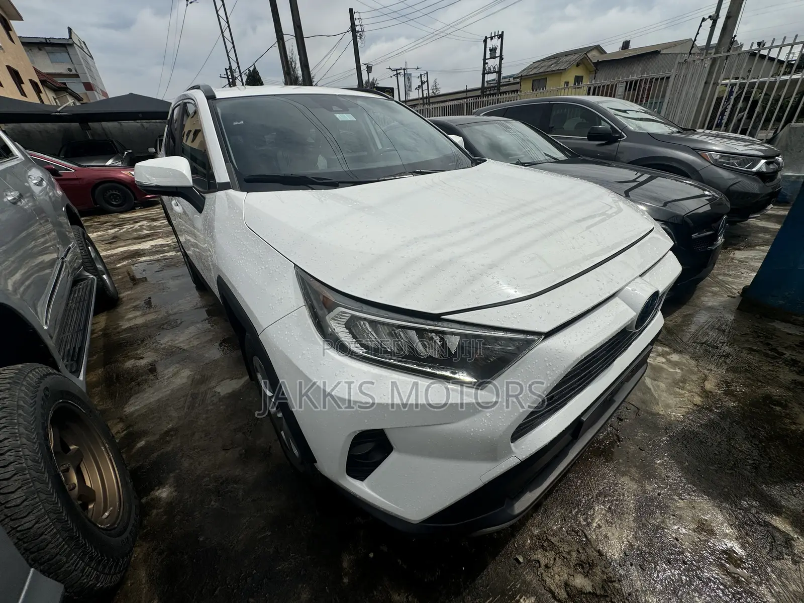 Toyota RAV4 2021 White