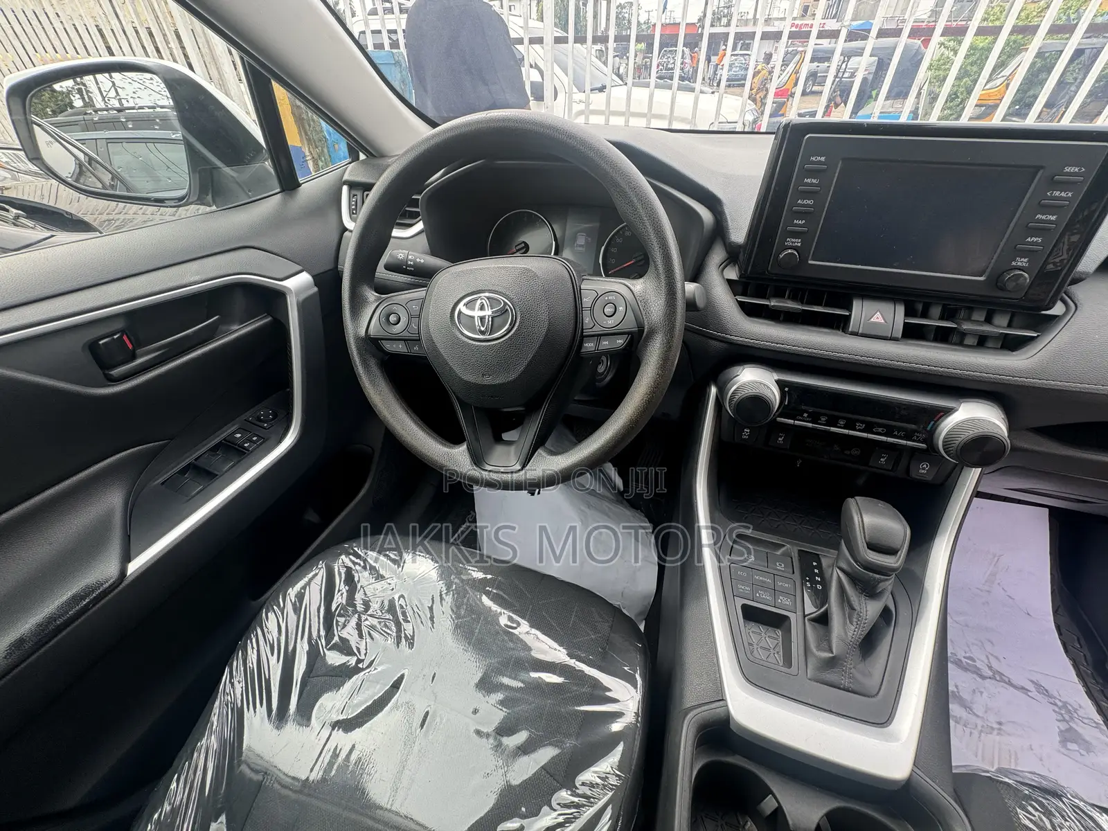 Toyota RAV4 2021 White