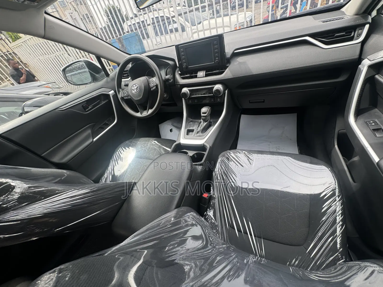 Toyota RAV4 2021 White