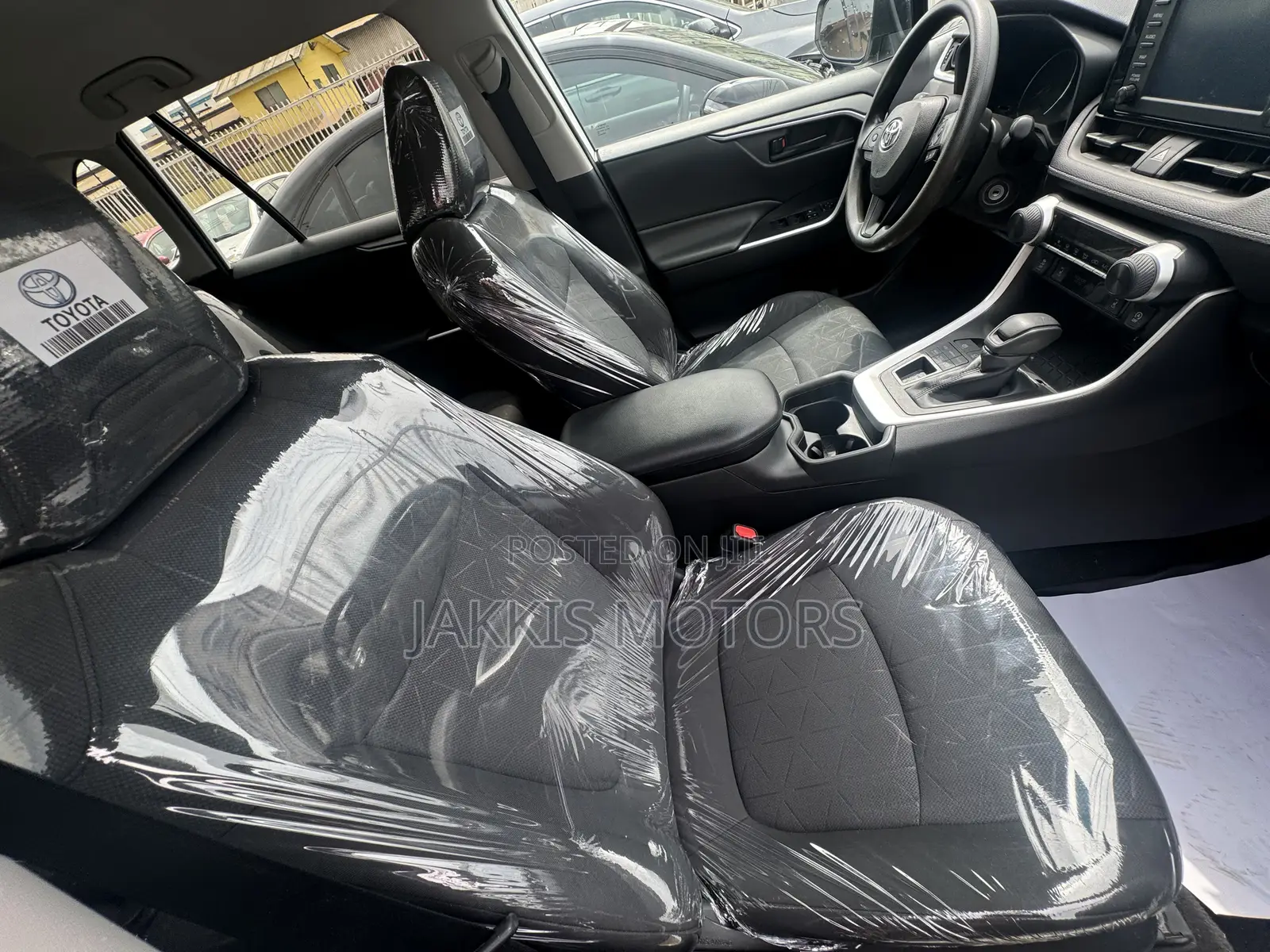 Toyota RAV4 2021 White