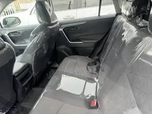 Toyota RAV4 2021 White