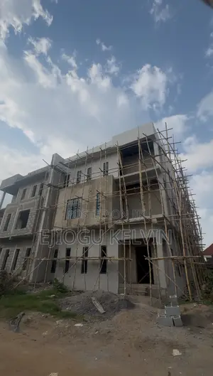 6bdrm Duplex in Kelvy Propertiesng, Central Business District for sale