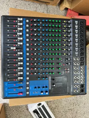 Yamaha Mg16xu Console Mixer.