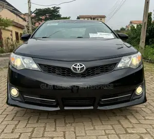 Toyota Camry SE 4dr Sedan (2.5L 4cyl 6A) 2013 Black