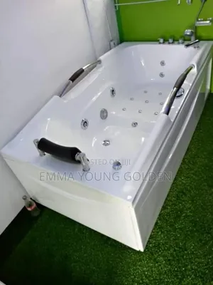 Single Jacuzzi