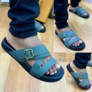Top Classic Geniue Louis Vuitton Slippers in Two Colors Only