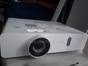 Latest Panasonic Pt-Vx430 Multimedia Projector