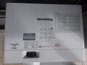 Latest Panasonic Pt-Vx430 Multimedia Projector
