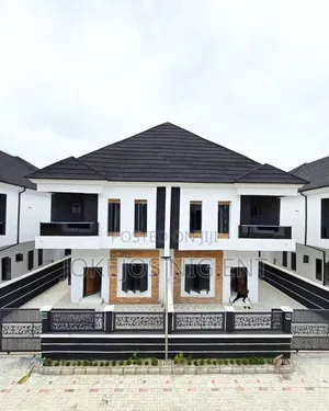 4bdrm Duplex in Orchid, Chevron for sale