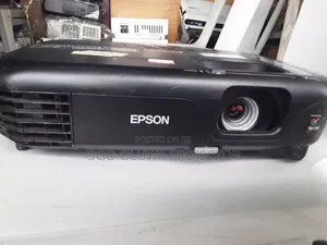 Very Sharp and Affordable Epson Eb-So2 Multimedia Projector