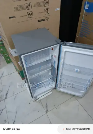 Compact & Efficient Skyrun Fridge 160l – For Daily Use
