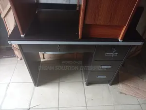 Standard 3 Feet Padded Table
