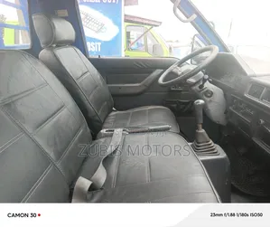 Mitsubishi Delica 2005 Blue