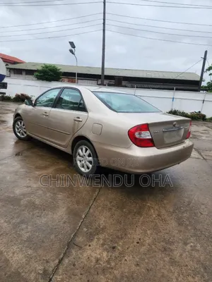 Toyota Camry 2004 Gold