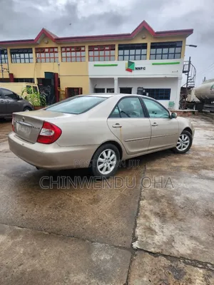 Toyota Camry 2004 Gold