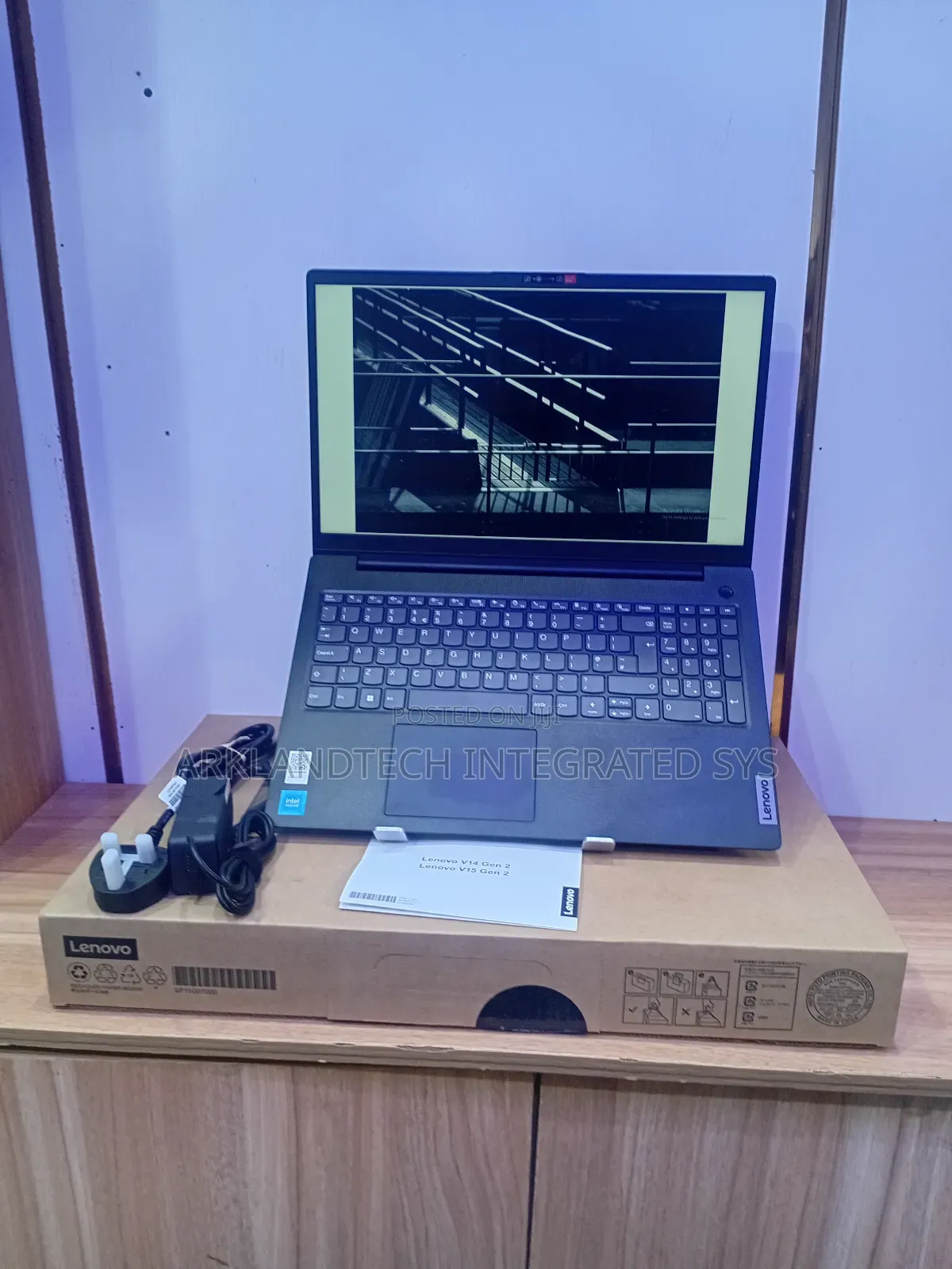New Laptop Lenovo IdeaPad 330C 8GB Intel Celeron SSD 512GB