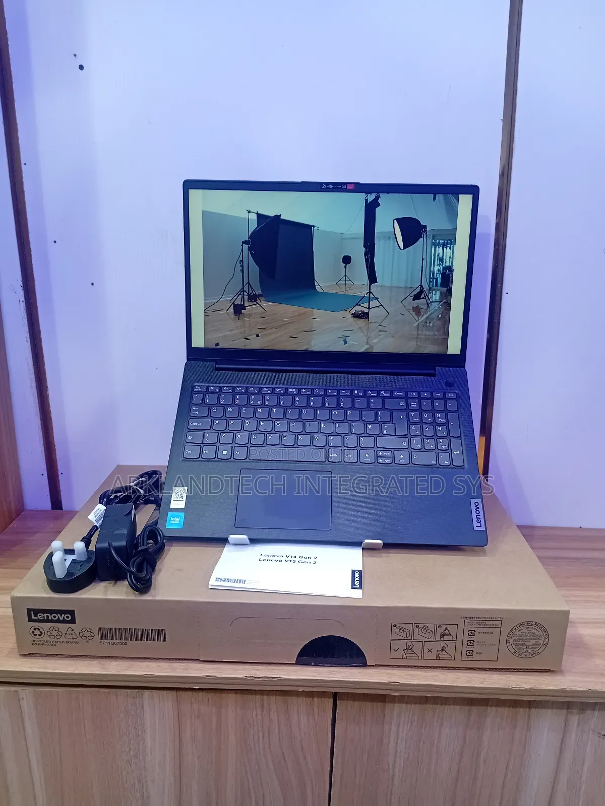 New Laptop Lenovo IdeaPad 330C 8GB Intel Celeron SSD 512GB