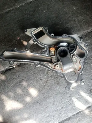 Mecedice Benz Water Pump for 276 Engine