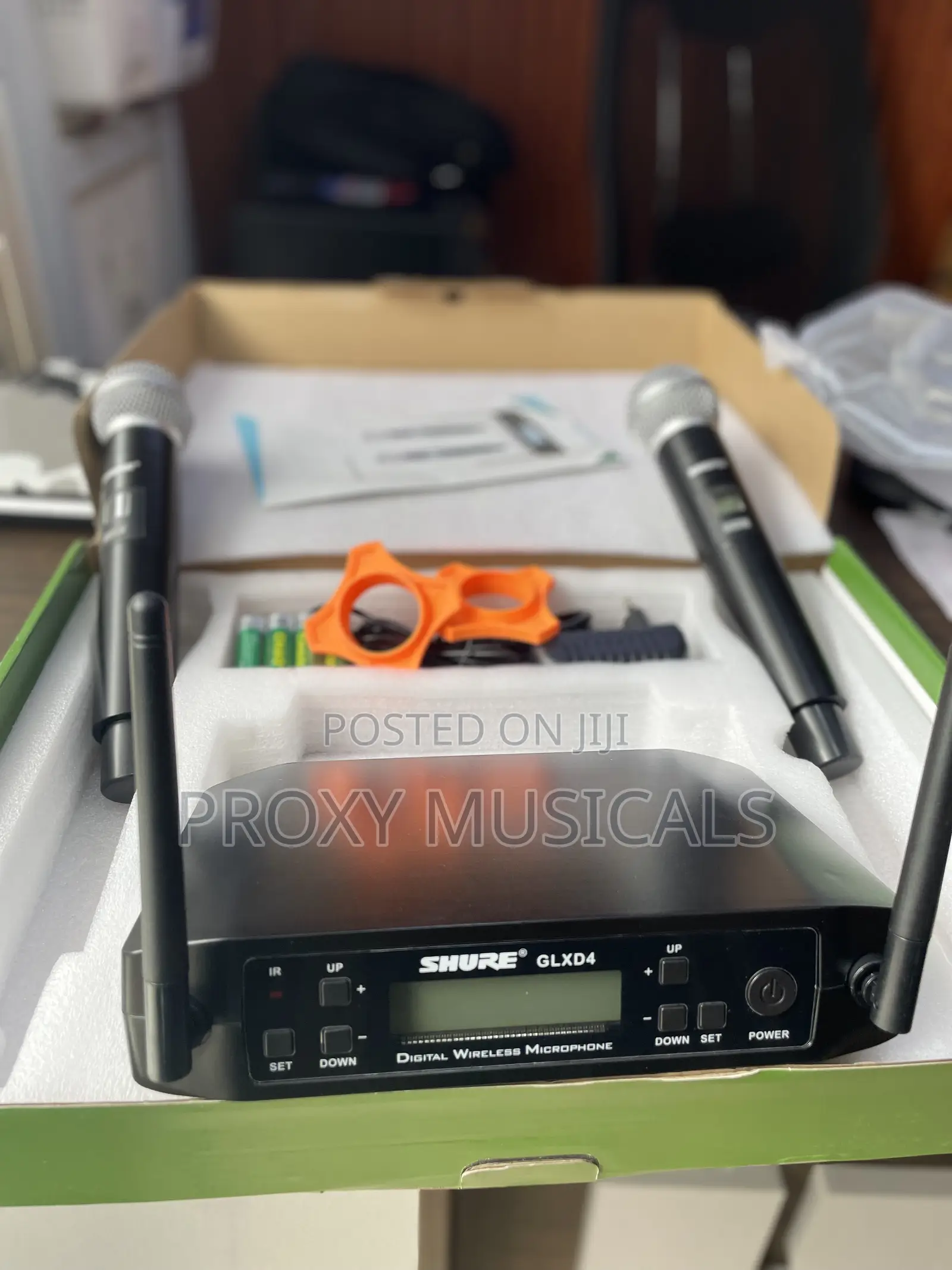 Shure Legendary Glxd4 Professional Wireless Microphone