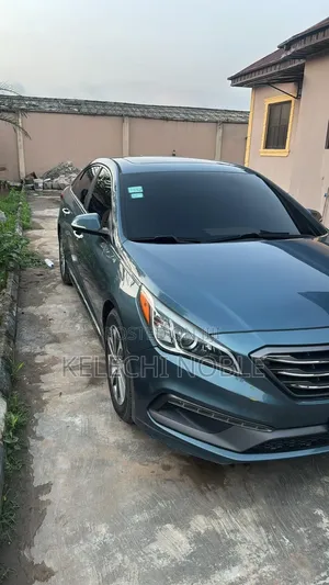 Hyundai Sonata Sport 2.0T Sedan FWD (2.0L 4cyl 6A) 2016 Blue