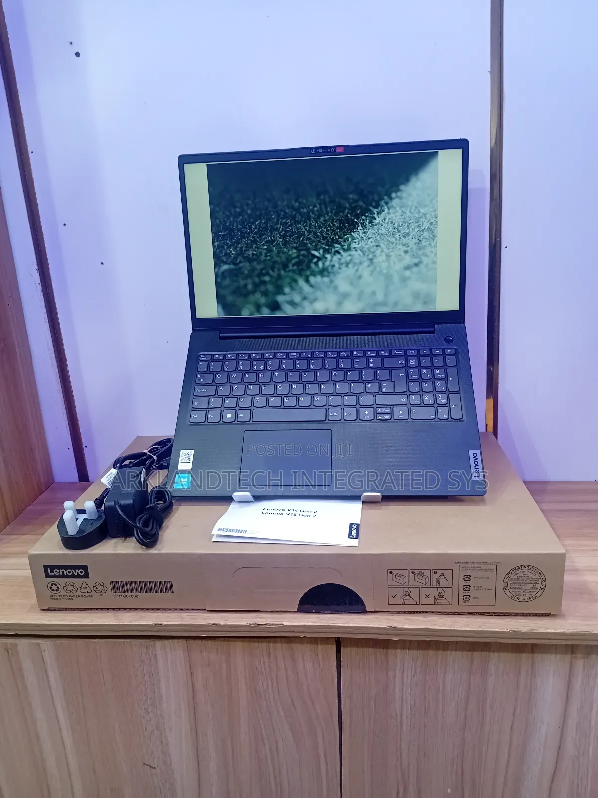 New Laptop Lenovo IdeaPad 520 8GB Intel Celeron SSD 256GB