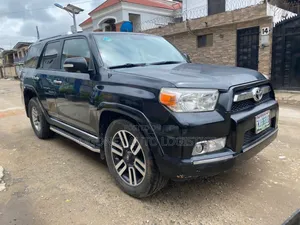 Toyota 4-Runner SR5 4WD 2012 Black