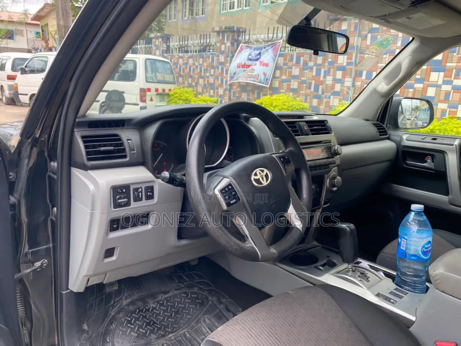 Toyota 4-Runner SR5 4WD 2012 Black