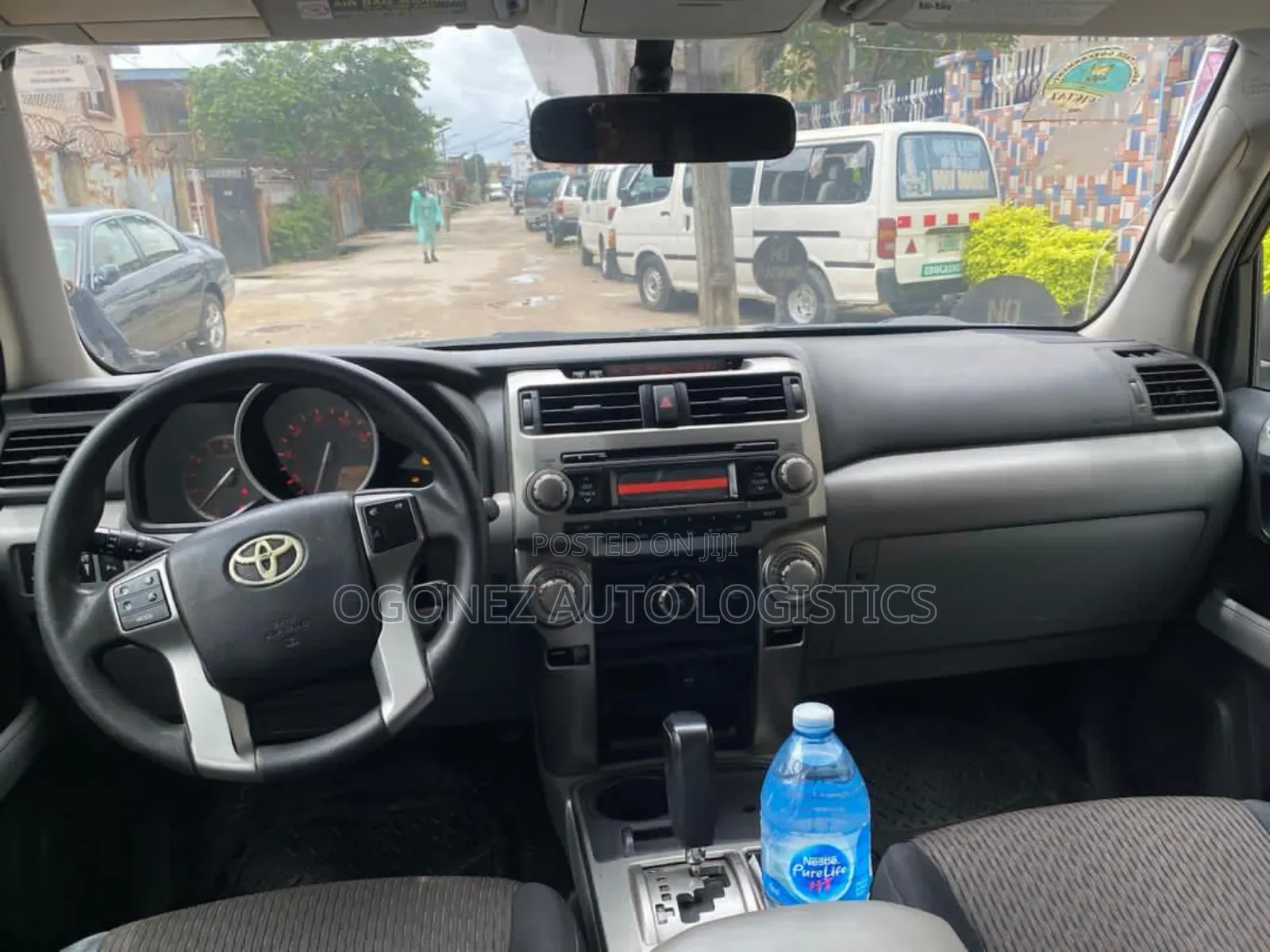Toyota 4-Runner SR5 4WD 2012 Black