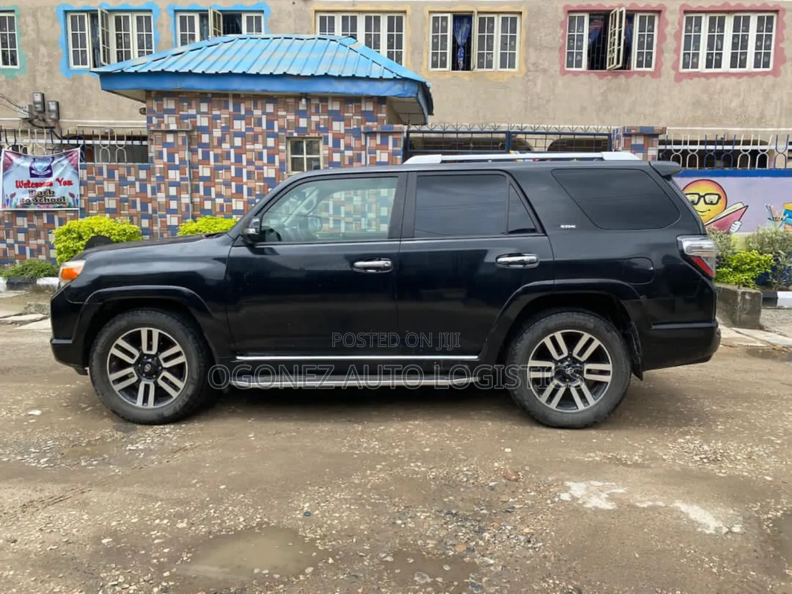 Toyota 4-Runner SR5 4WD 2012 Black