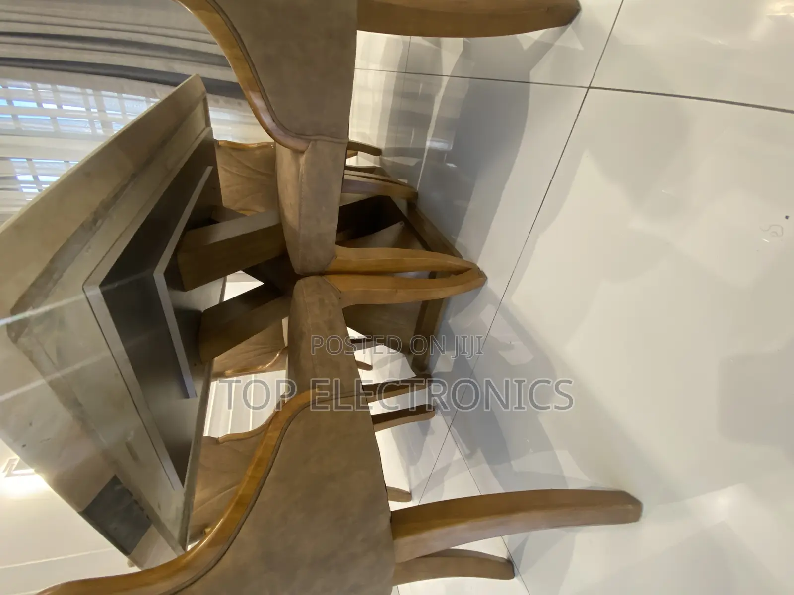 6 Seater Turkish Dining Table - Marble Quartz Table Top.