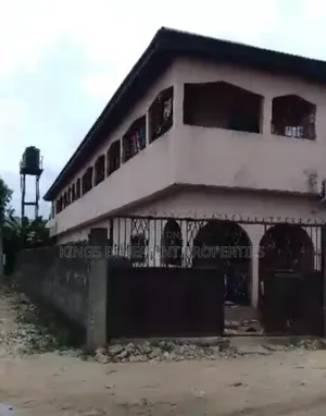 3bdrm Block of Flats in Agbarho, Warri for sale