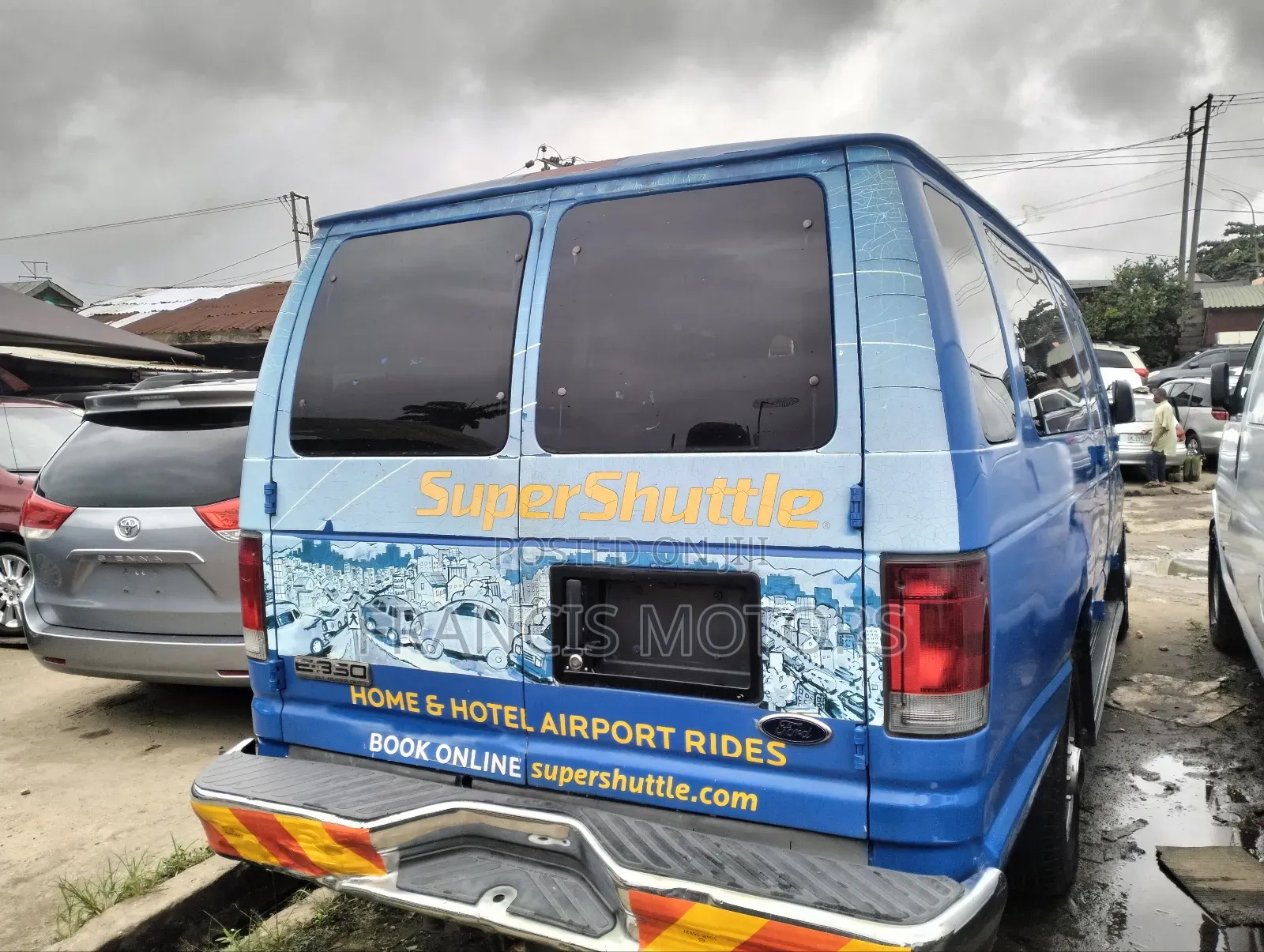 Ford E350 2010 Blue