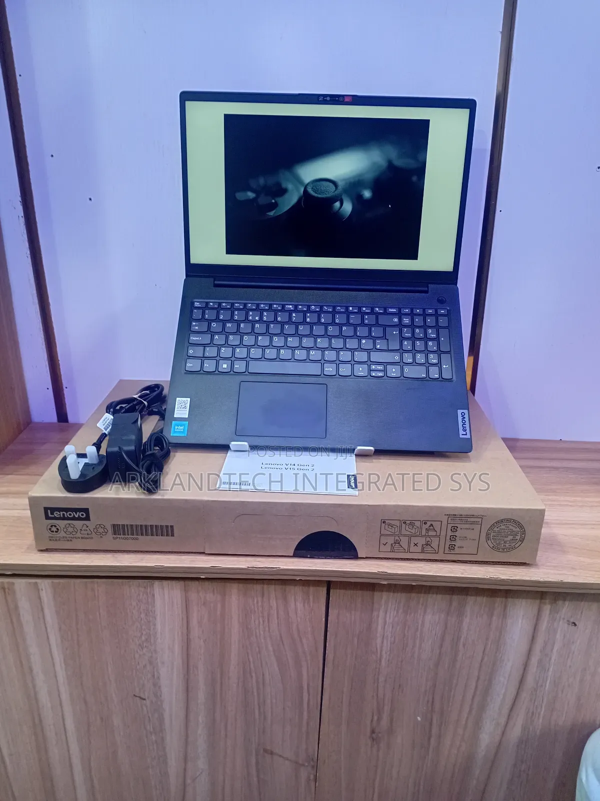 New Laptop Lenovo IdeaPad 720S 8GB Intel Celeron SSD 512GB