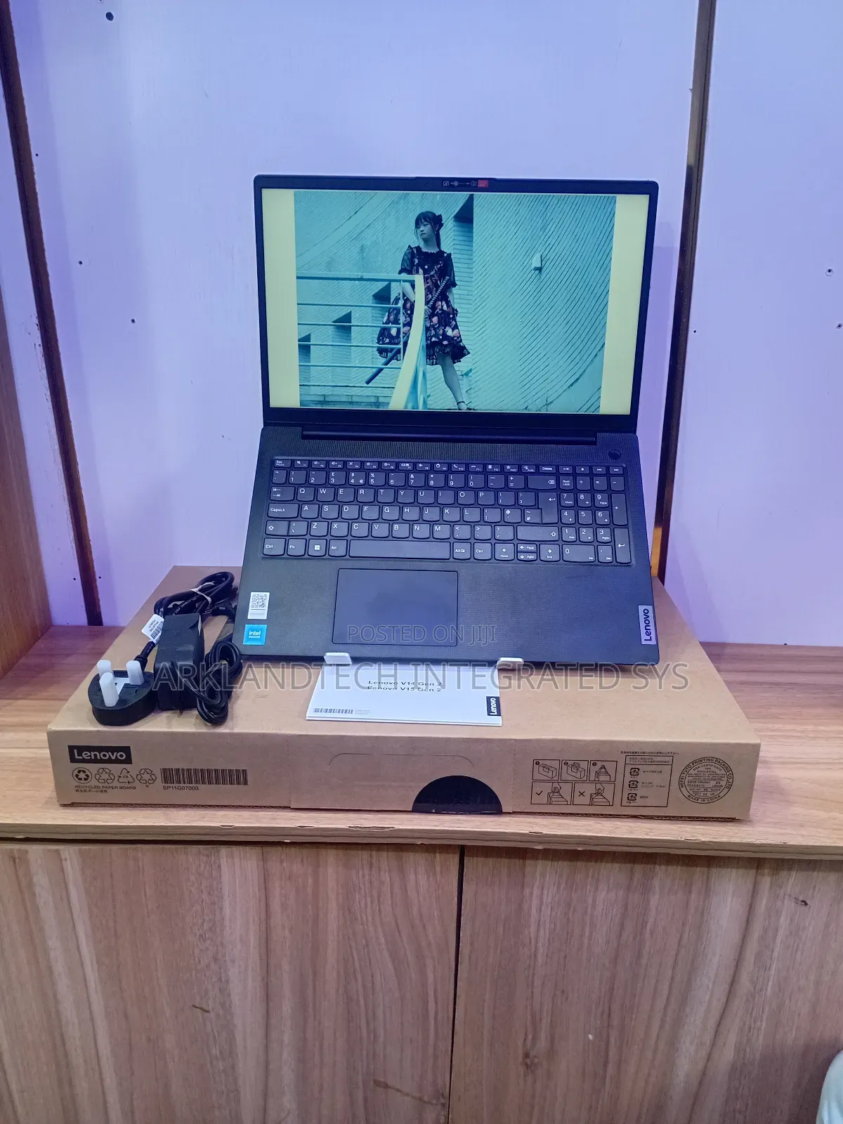 New Laptop Lenovo IdeaPad 720S 8GB Intel Celeron SSD 512GB