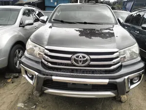Toyota Hilux 2020 Gray