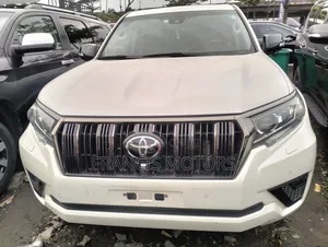Toyota Land Cruiser Prado 2023 White