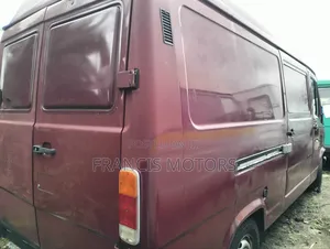 Mercedes-Benz Sprinter 2004 Red