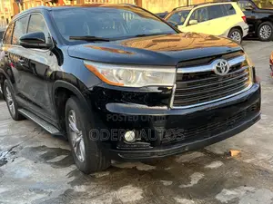 Toyota Highlander XLE 4dr SUV AWD (3.5L 6cyl 6A) 2015 Black
