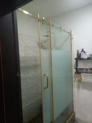 900+750x2000 Gold Shower Cubicles