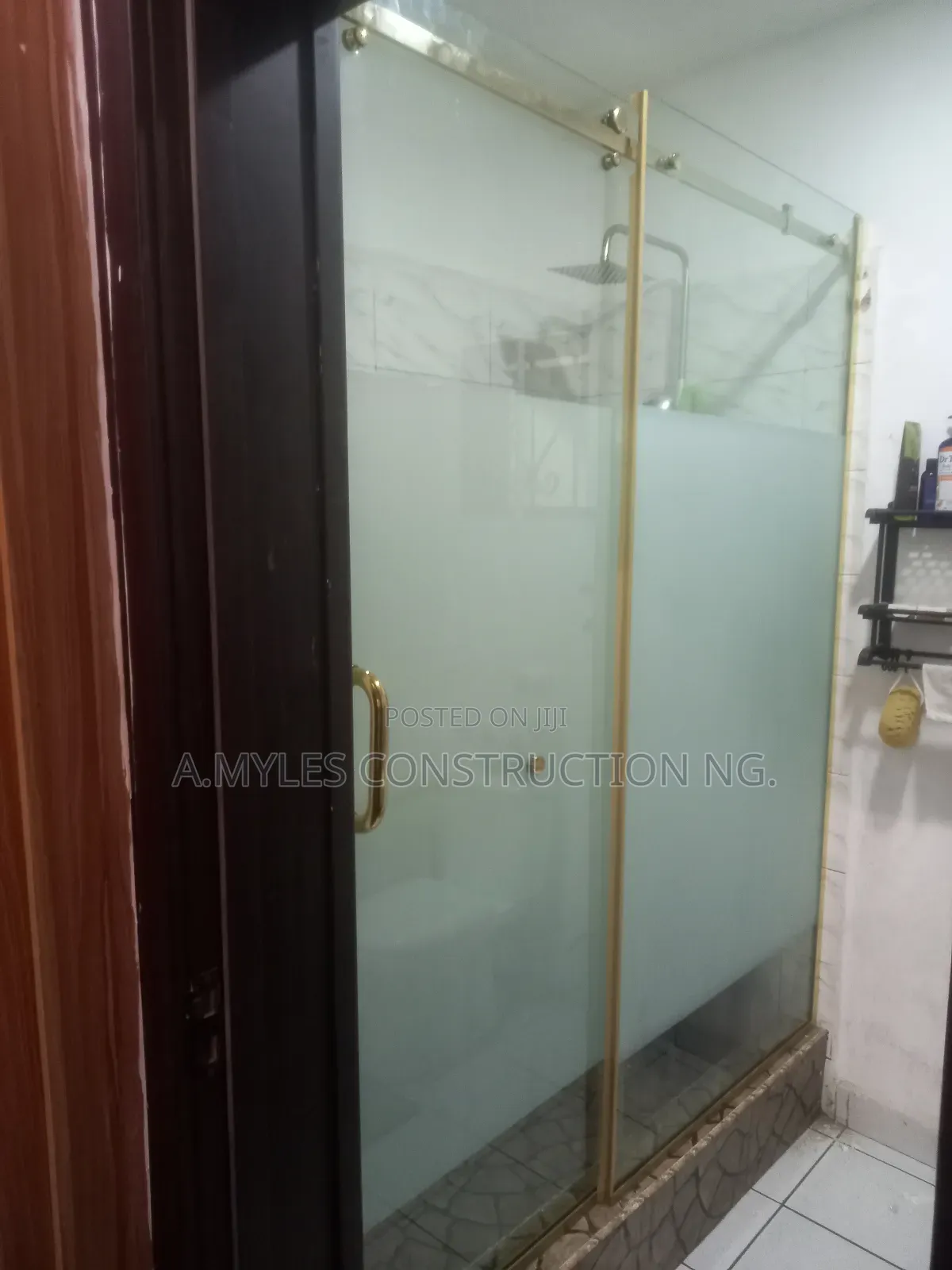1600x2000 Shower Gold Cubicles