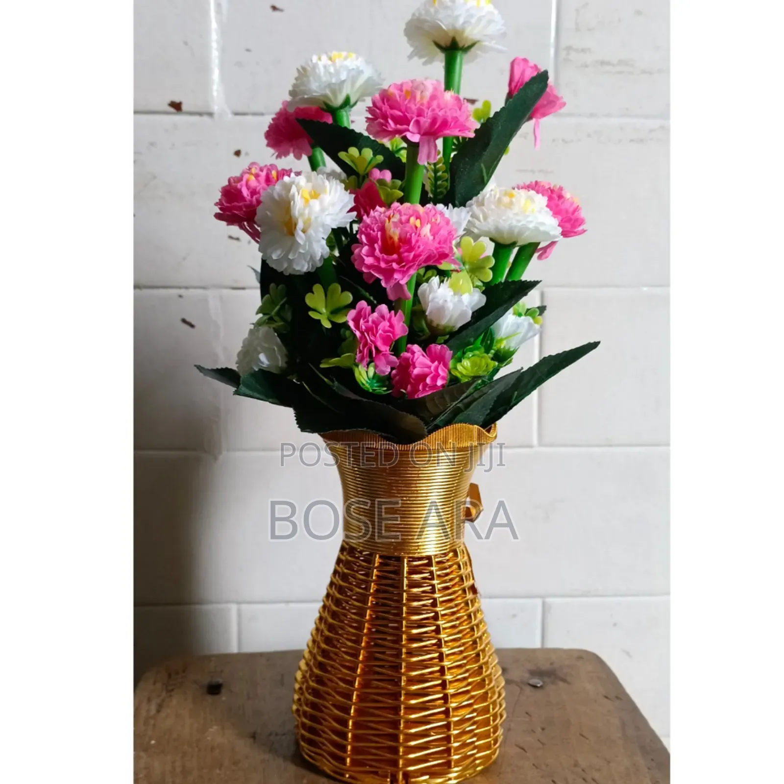 Plastic Table Flower Vase With Flower