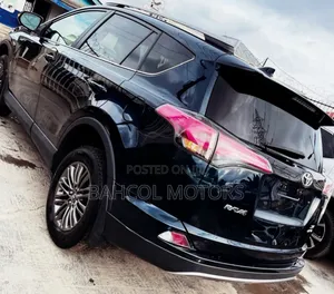Toyota RAV4 SE FWD (2.5L 4cyl 6A) 2017 Black