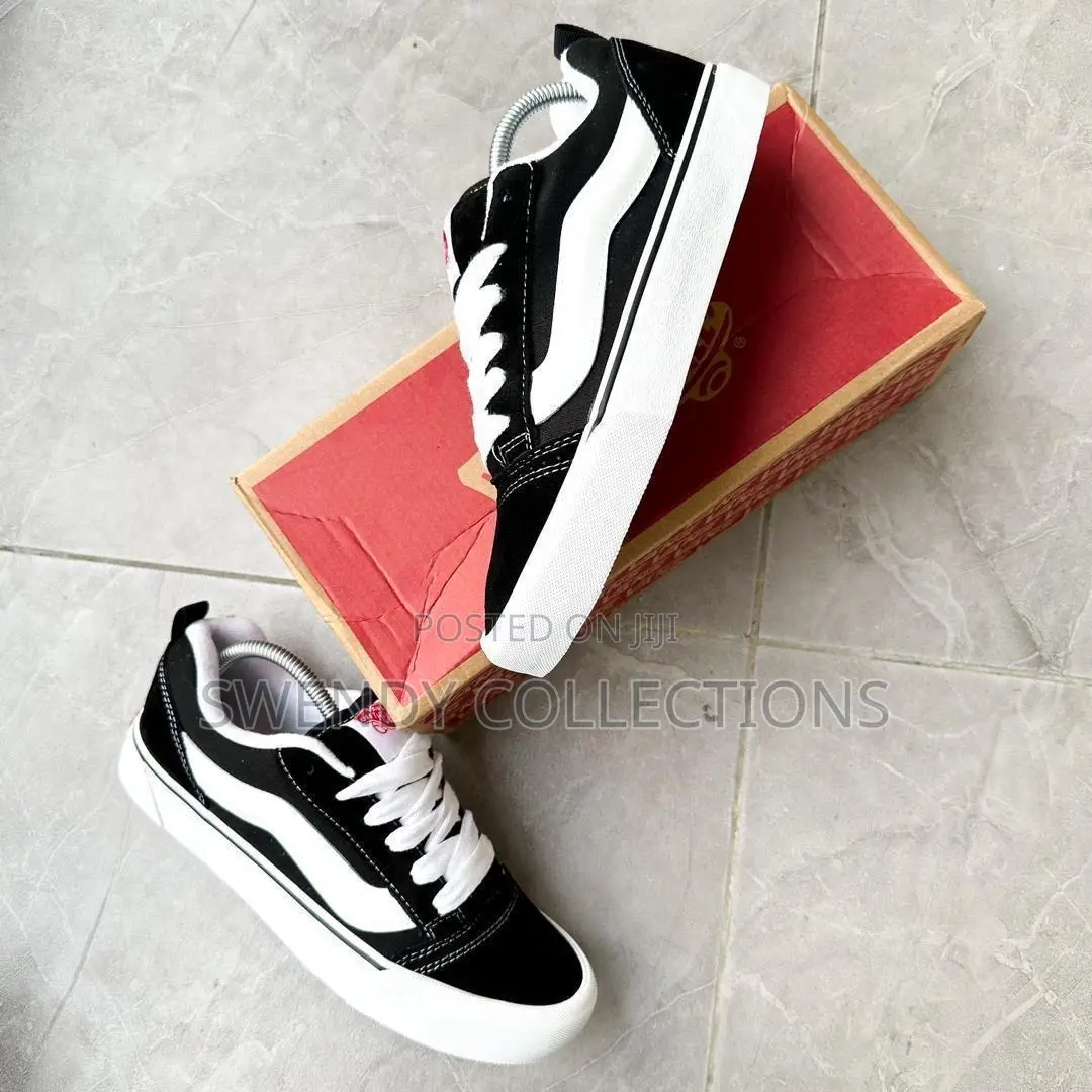 Top Quality Trending Sneakers