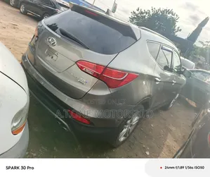 Hyundai Santa Fe GLS 4dr SUV (3.3L 6cyl 6A) 2015 Gray