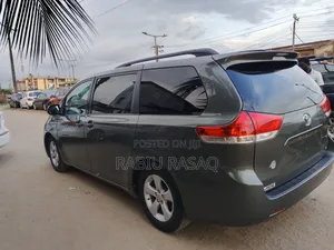 Toyota Sienna 2011 Gray
